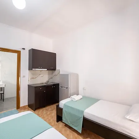 Agim Doko Apartment *