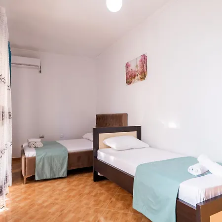 Agim Doko Apartment *