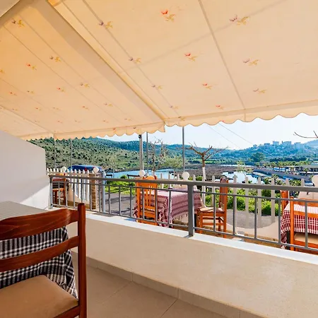 Agim Doko * Εξαμίλιο